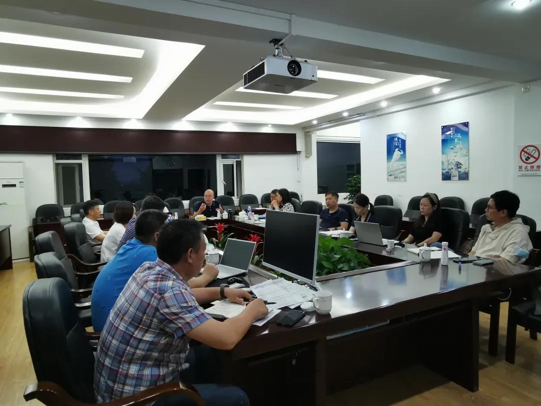 強(qiáng)化集團(tuán)化管理 打造百億級皇氏——皇氏乳業(yè)集團(tuán)高管團(tuán)隊(duì)赴皇氏來思爾公司調(diào)研、交流、指導(dǎo)