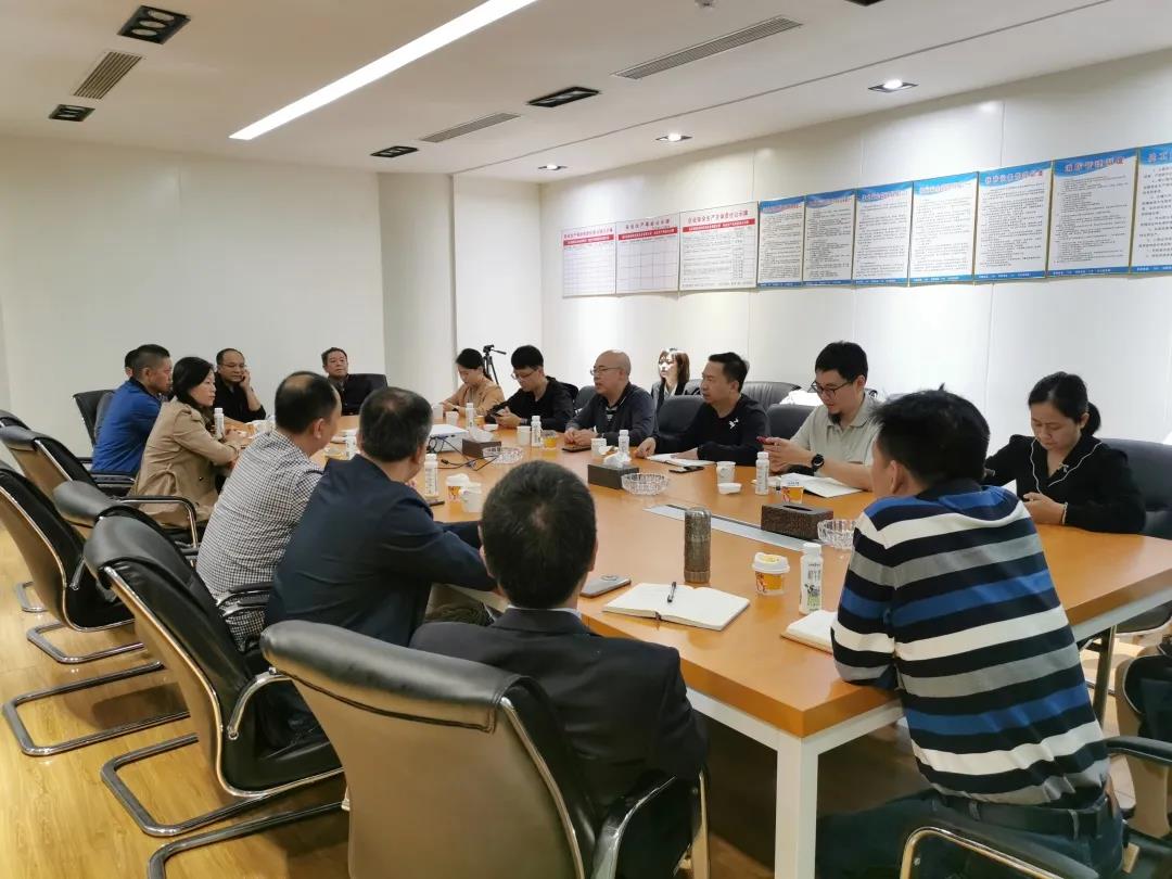 強(qiáng)化集團(tuán)化管理 打造百億級皇氏——皇氏乳業(yè)集團(tuán)高管團(tuán)隊(duì)赴皇氏優(yōu)氏公司調(diào)研、交流、指導(dǎo)